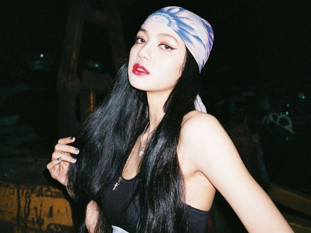 Inspirasi Gaya Rambut Lisa 'BLACKPINK' yang Bisa Kamu Tiru