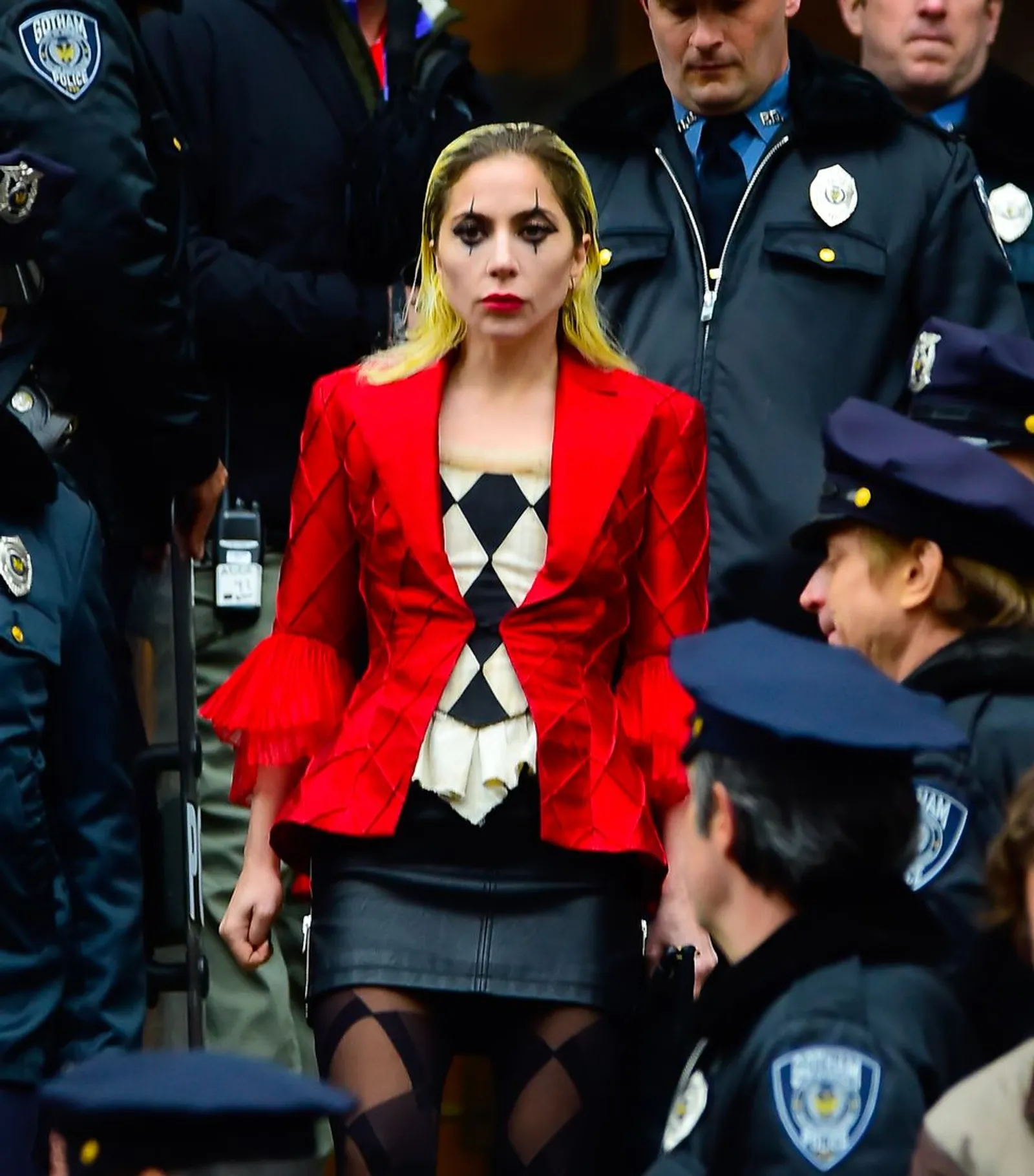 Potret Viral Lady Gaga Bergaya Seperti Joker di Pusat Kota Manhattan