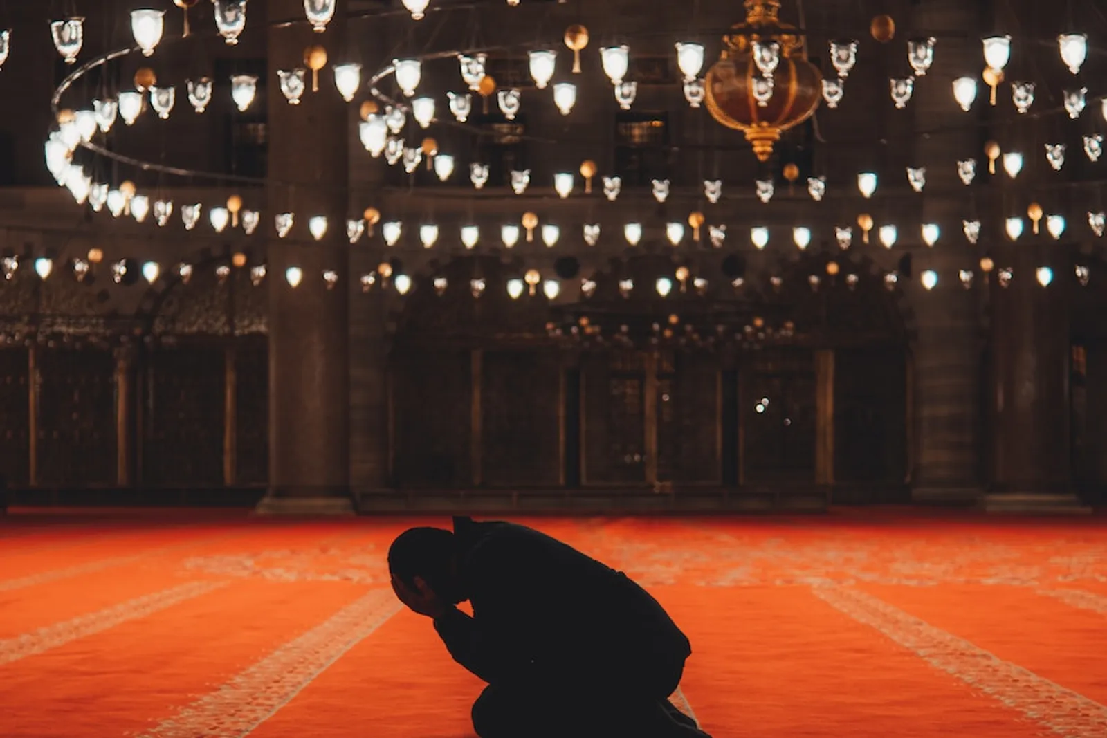 8 Doa Meluluhkan Hati Seseorang Beserta Artinya Lengkap