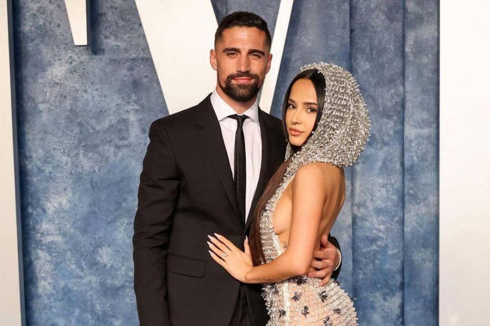 Kisah Cinta Becky G & Sebastian Lletget, Diselingkuhi Setelah Tunangan