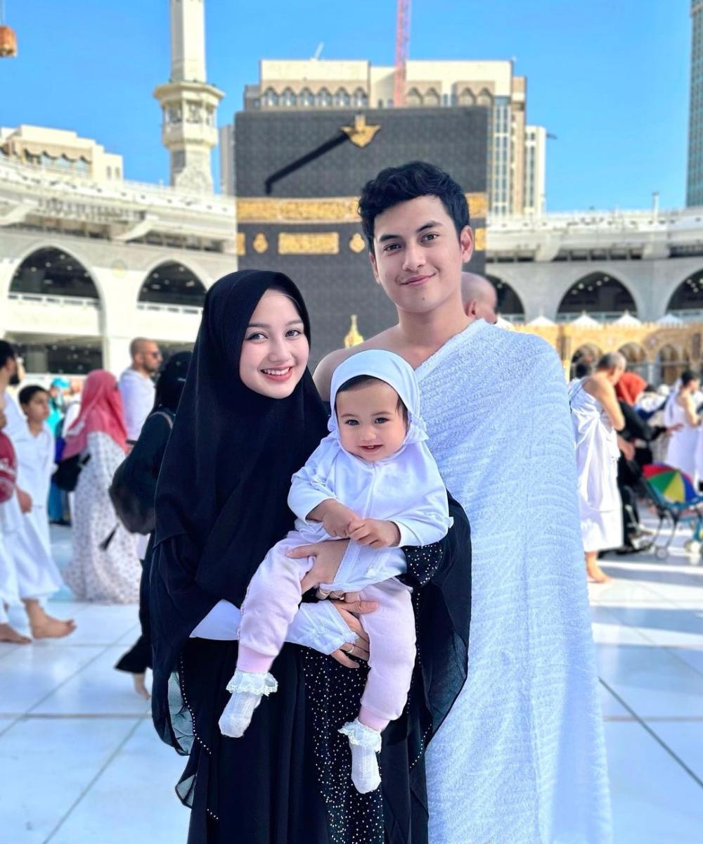 6 Pasangan Artis yang Melakukan Ibadah Umrah di Ramadan 2023
