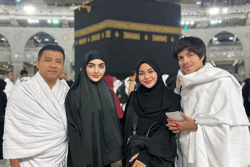 6 Pasangan Artis yang Melakukan Ibadah Umrah di Ramadan 2023