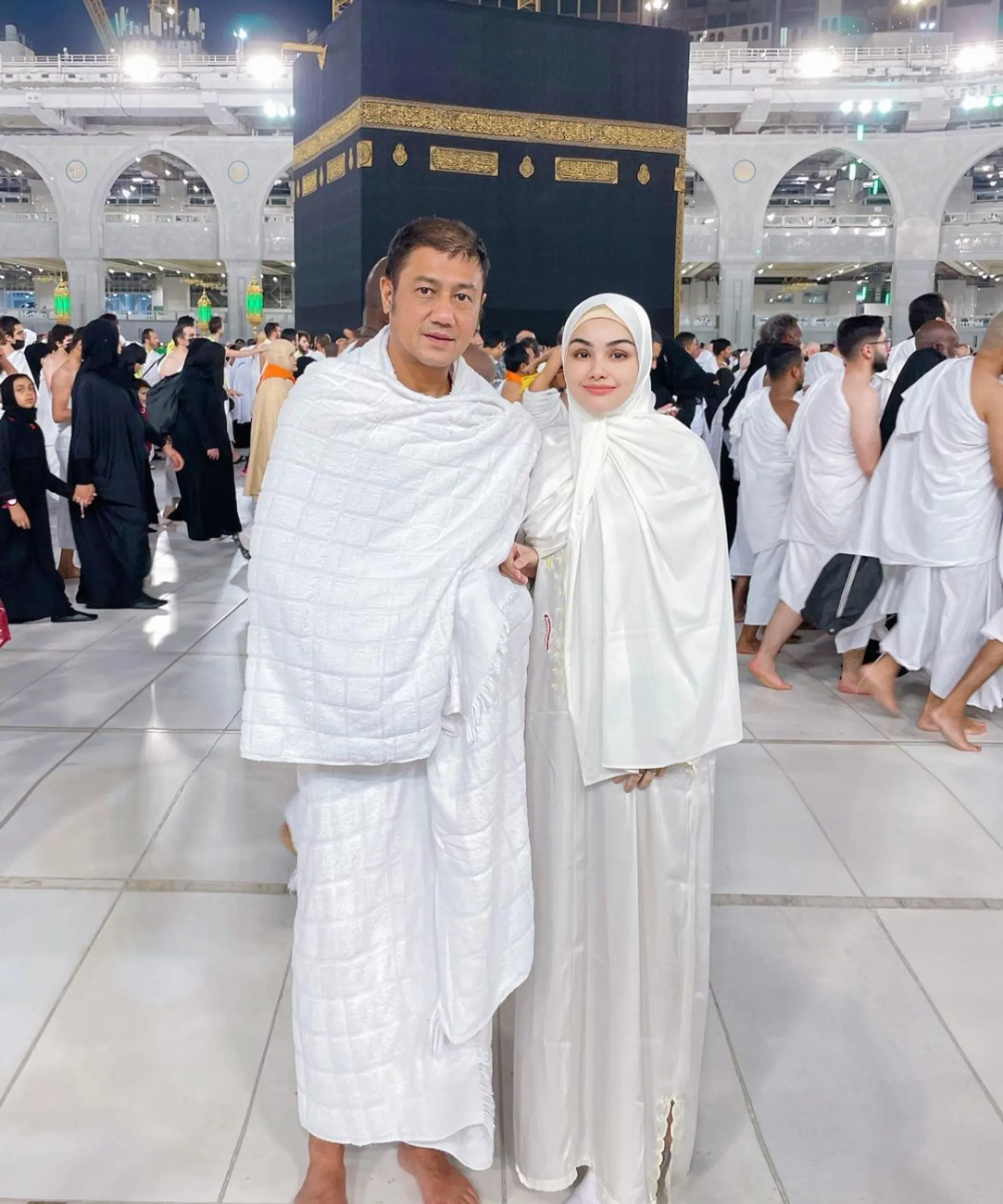 6 Pasangan Artis yang Melakukan Ibadah Umrah di Ramadan 2023
