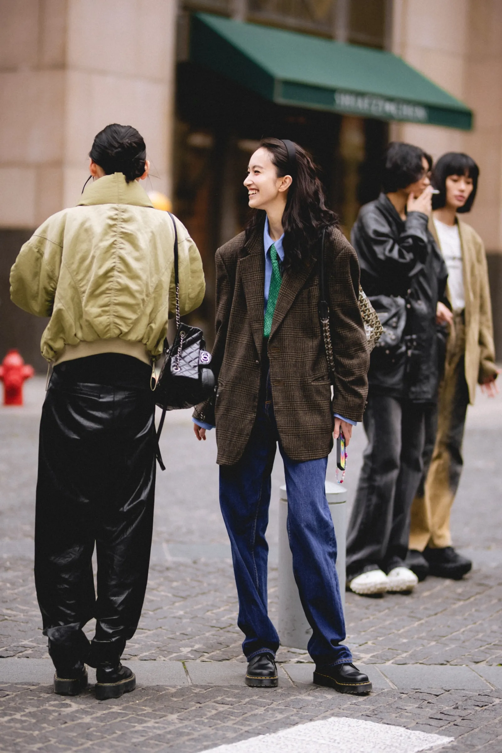 Deretan Street Style Terbaik di Shanghai Fashion Week