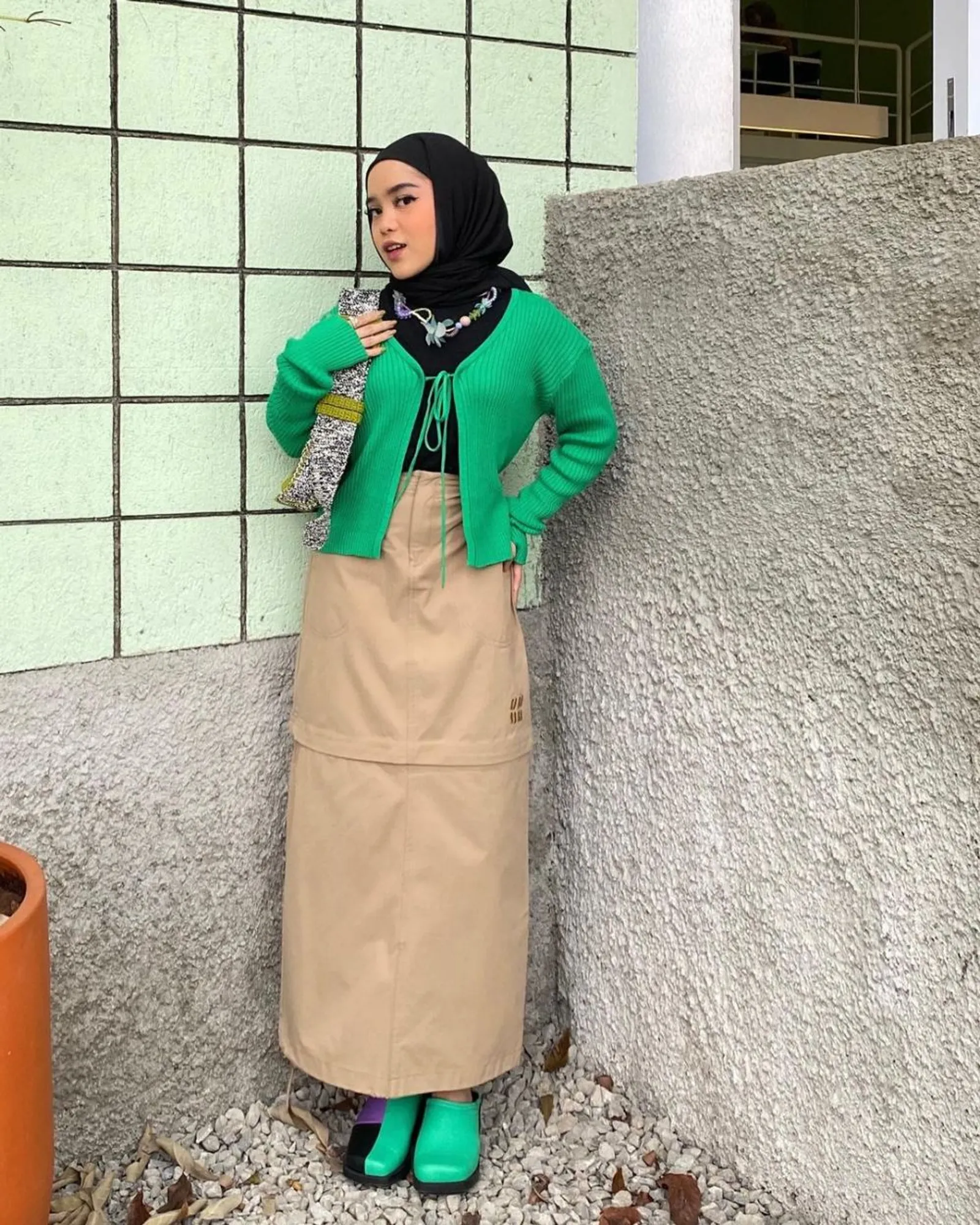 Inspirasi Padu-padan Rok dengan Hijab untuk Para Cewek Gen-Z