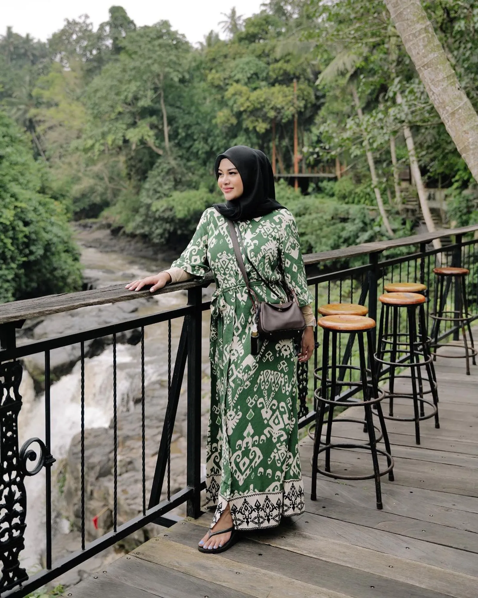 Inspirasi Outfit Selama Ramadan a La Aurelie Hermansyah