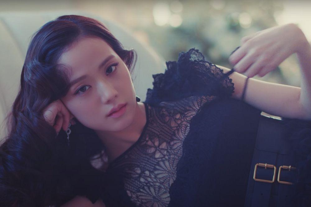 Stunning, Pesona Jisoo di MV 'Flower' Bikin Terpana! 