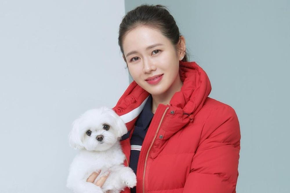 Cara Manis Son Ye Jin dan Hyun Bin Rayakan Wedding Anniversary