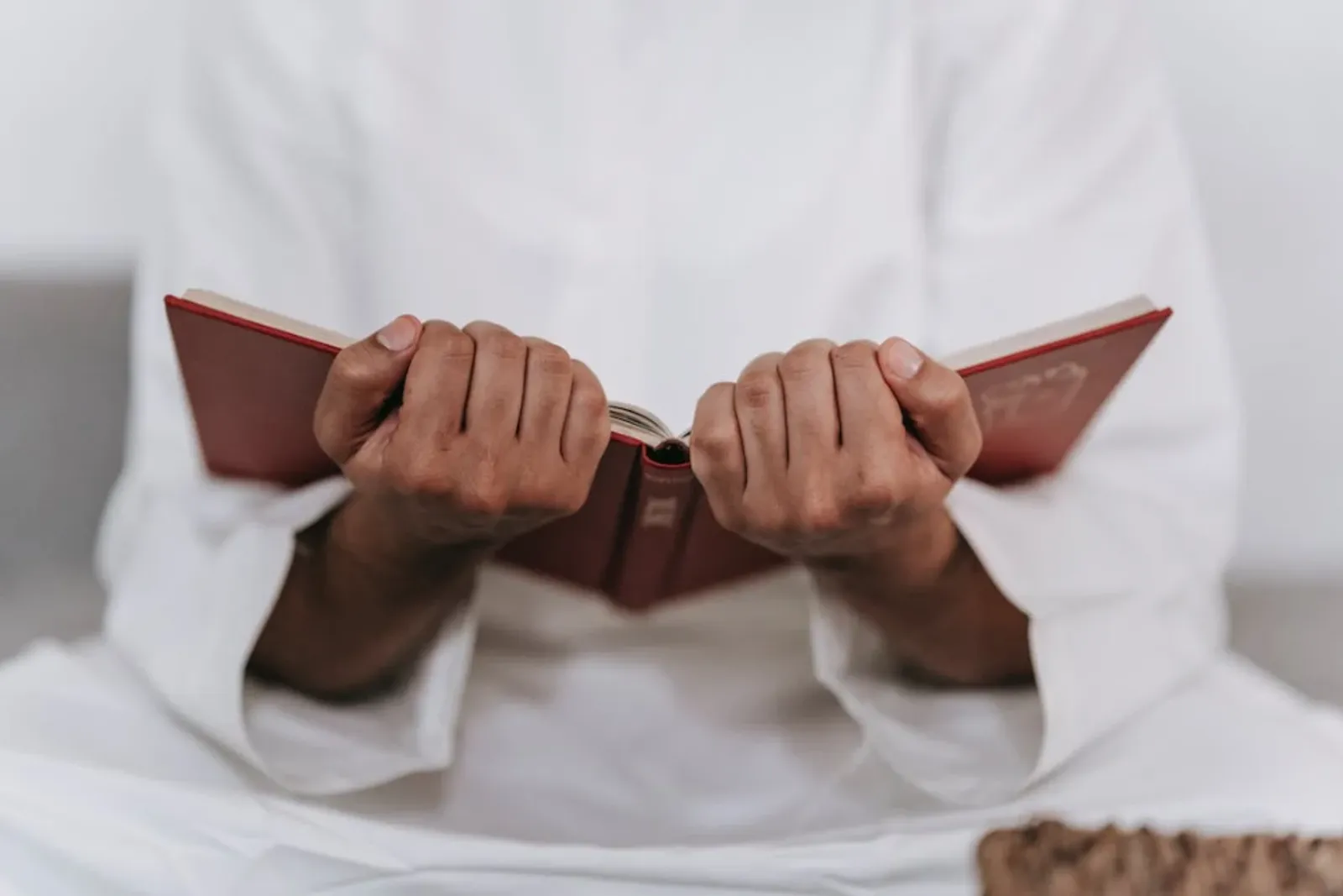 Cara Melakukan Sholat Taubat Beserta Doa dan Niatnya