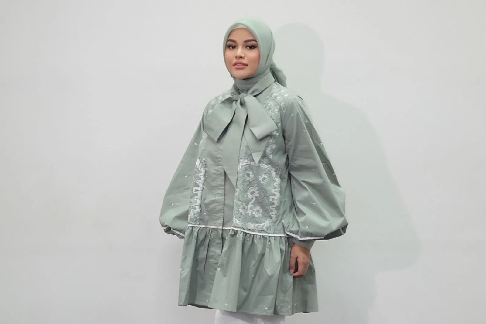 Inspirasi Outfit Selama Ramadan a La Aurelie Hermansyah