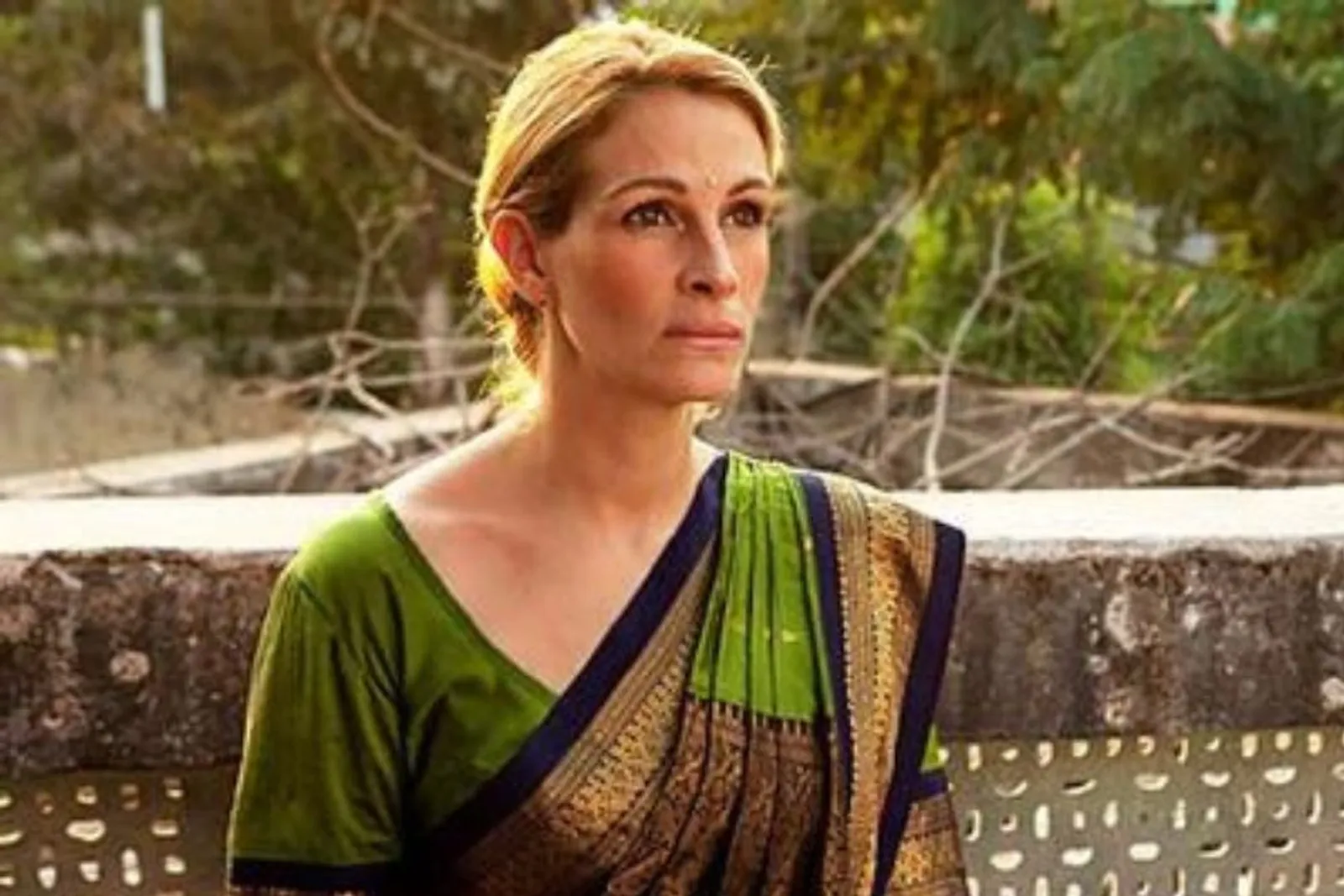 7 Artis Hollywood yang Makin Menawan Berbalut Pakaian Khas India 