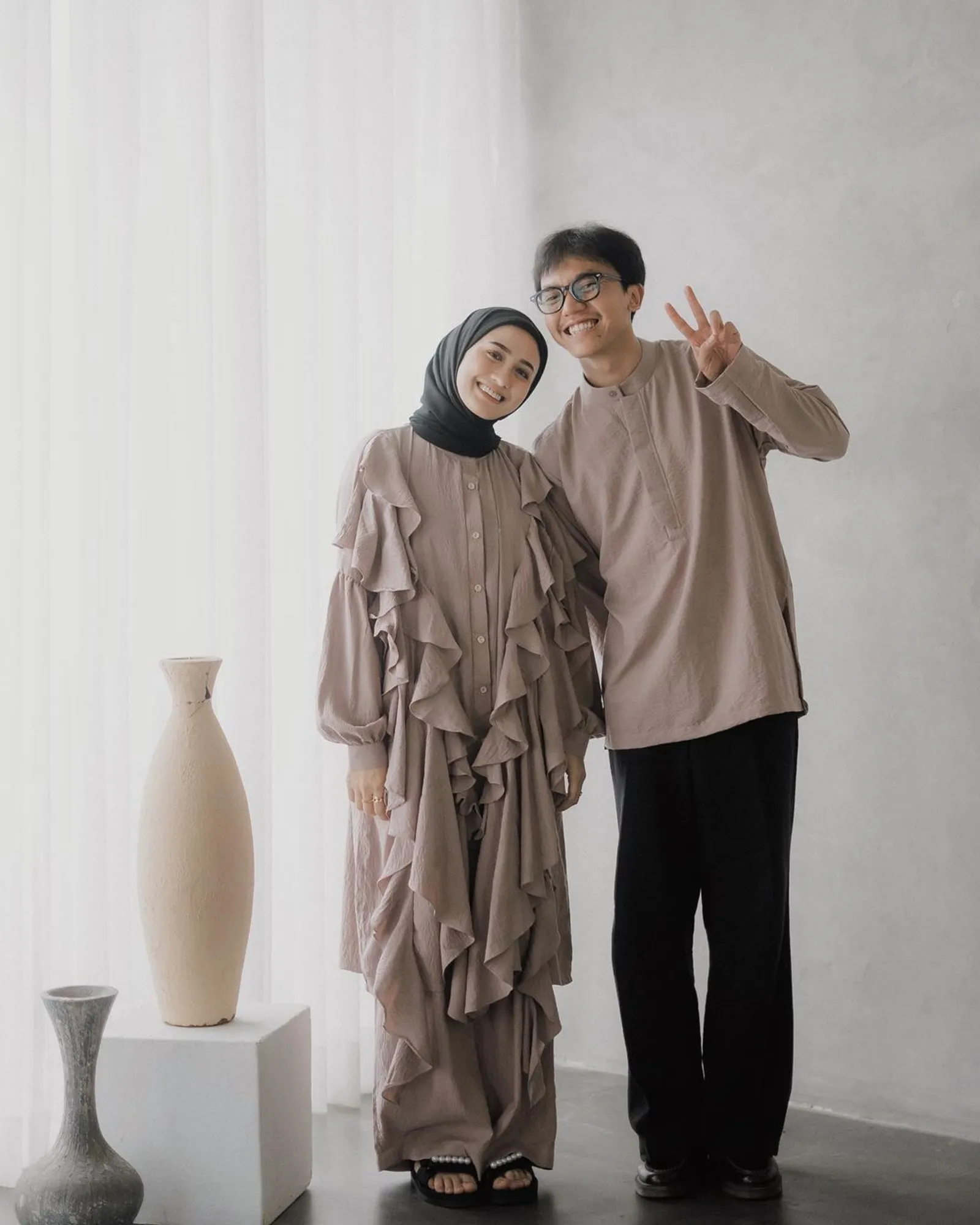 10 Model Baju Couple Lebaran 2023 yang Kekinian dan Stylish
