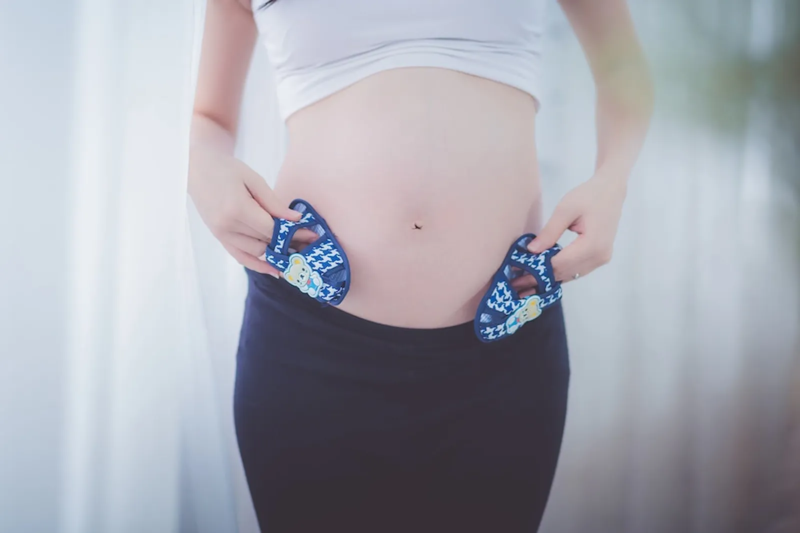 6 Cara Mencegah Kehamilan Remaja, Lakukan Sebelum Terlambat!