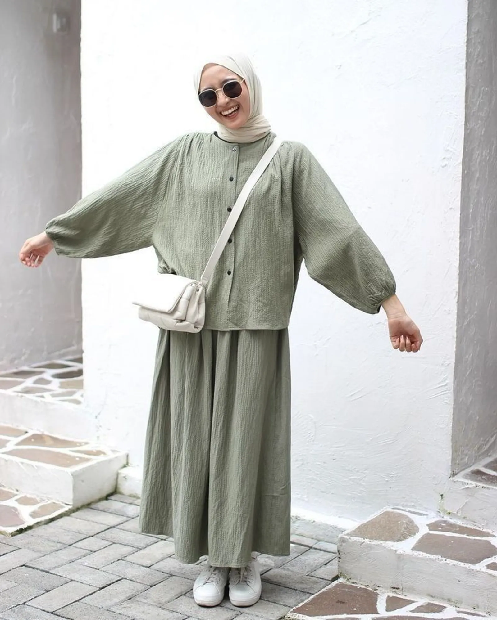 10 Model Baju Setelan Perempuan Hijab Terbaru 2023, Stylish!