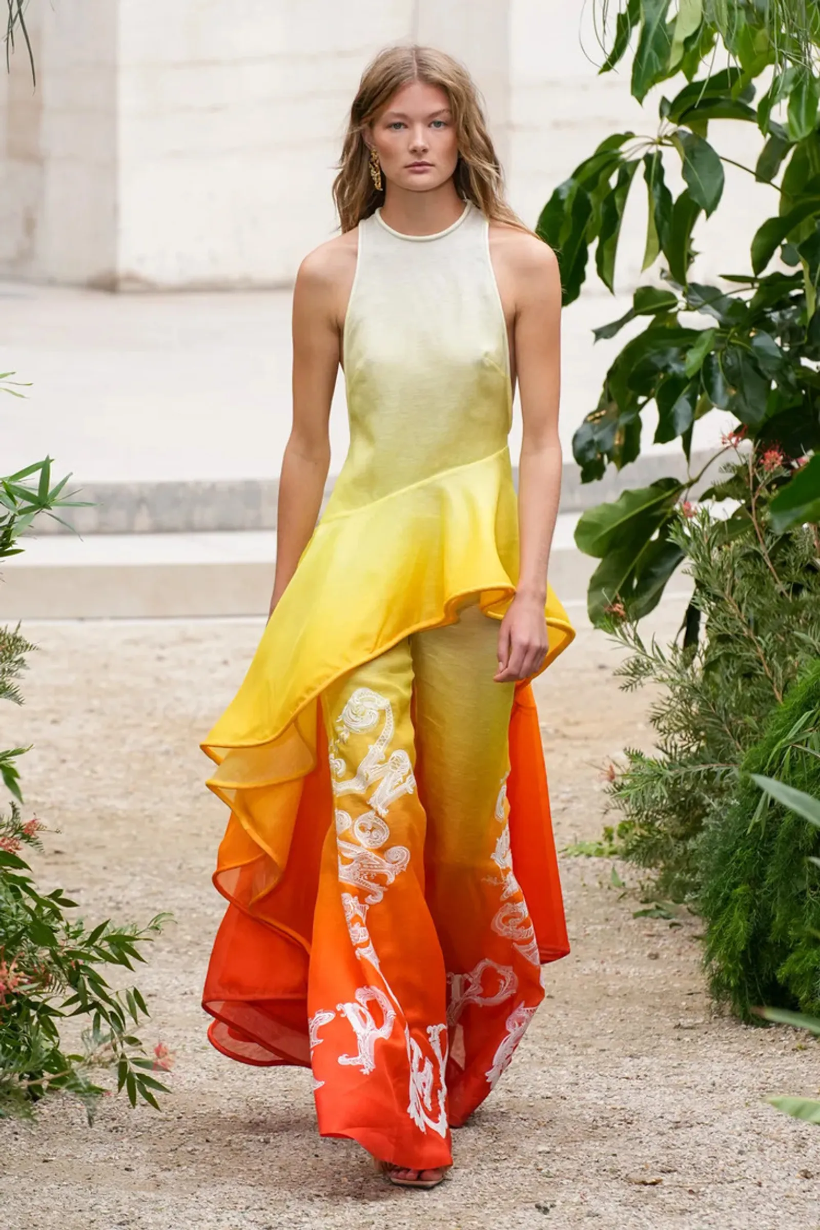 Tren Warna Sunset di Runway Spring/Summer 2023