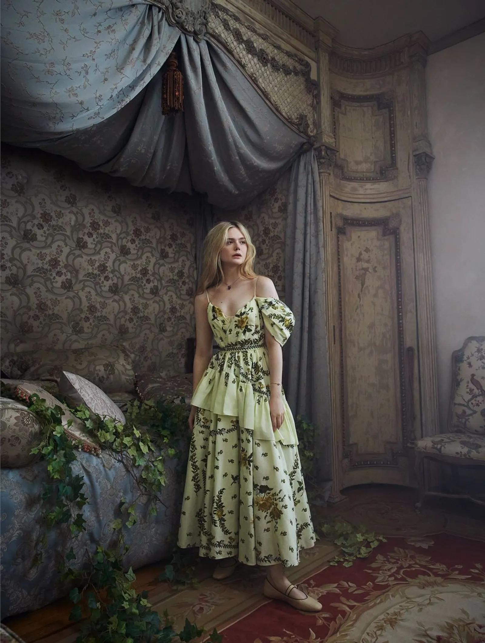 Penampilan Elle Fanning di Photoshoot Bernuansa Fairytale