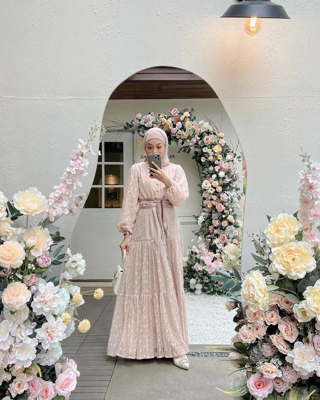 Inspirasi Dress Bernuansa Pink untuk Lebaran