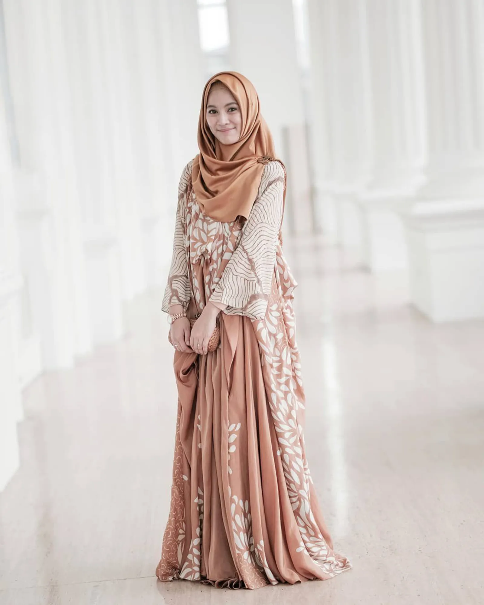 Referensi Model Gamis Syar'i yang Mewah dan Elegan