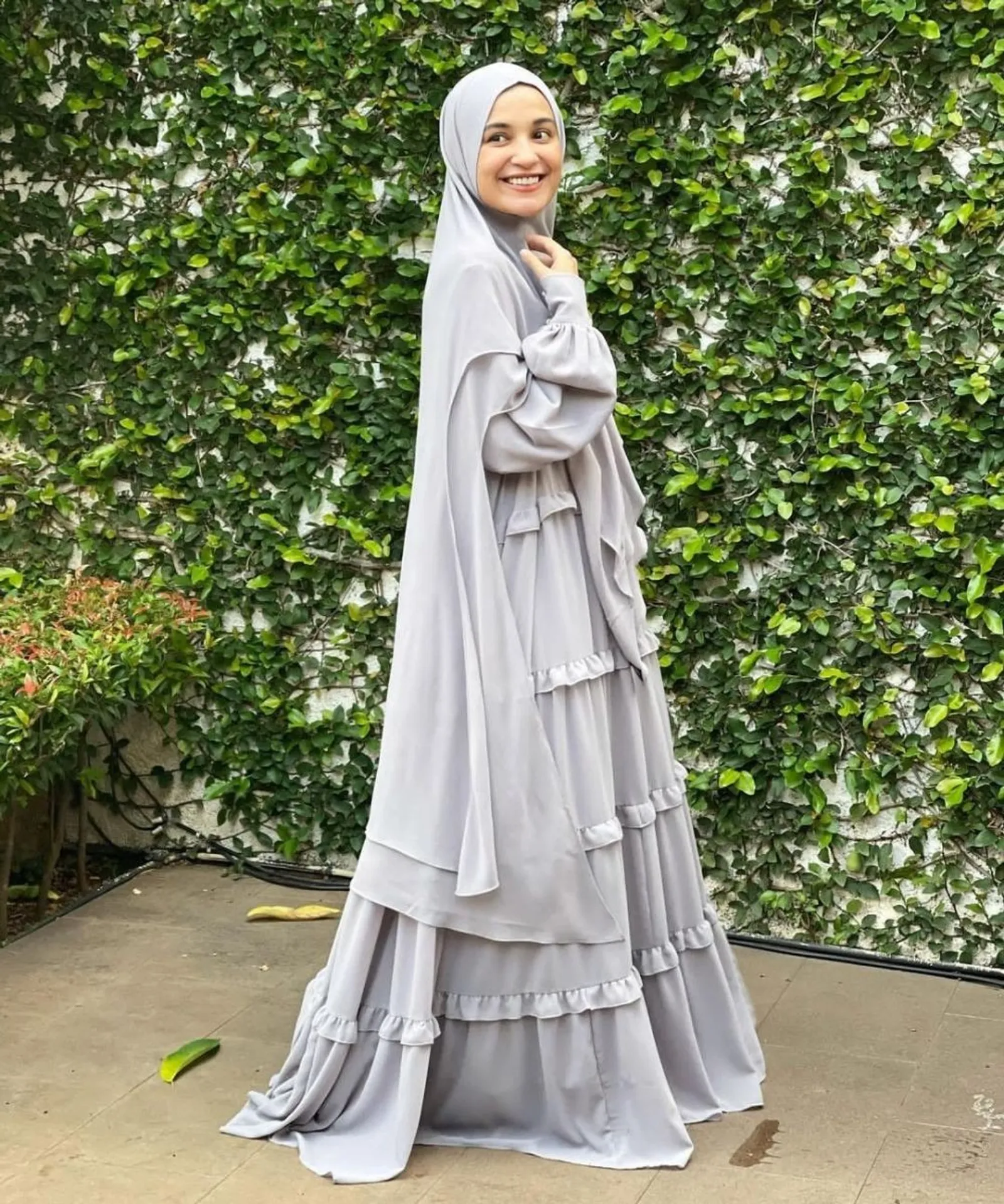 Referensi Model Gamis Syar'i yang Mewah dan Elegan