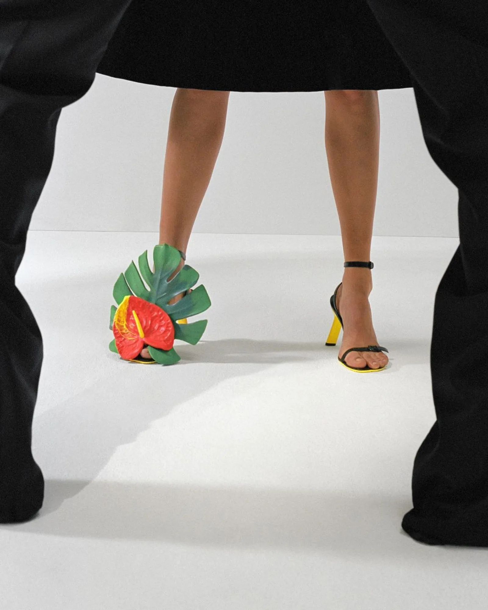 Deretan Sepatu Unik di Shoe Campaign LOEWE Spring/Summer 2023