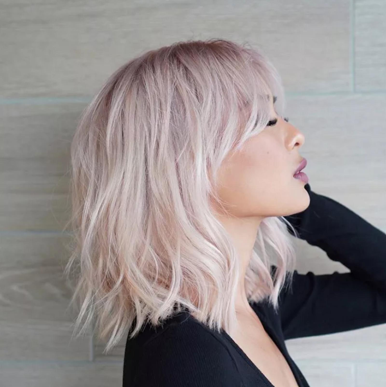 30 Warna Rambut yang Bagus untuk Wanita Rambut Pendek