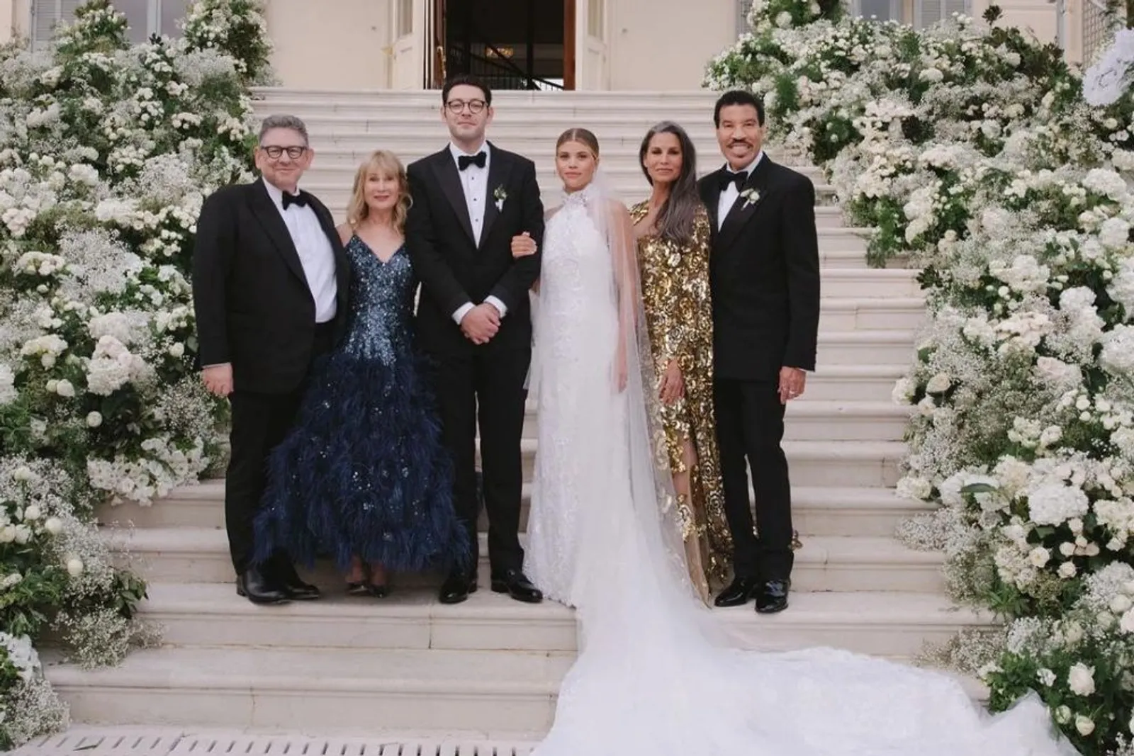 10 Momen Bahagia Pernikahan Sofia Richie dan Elliot Grainge