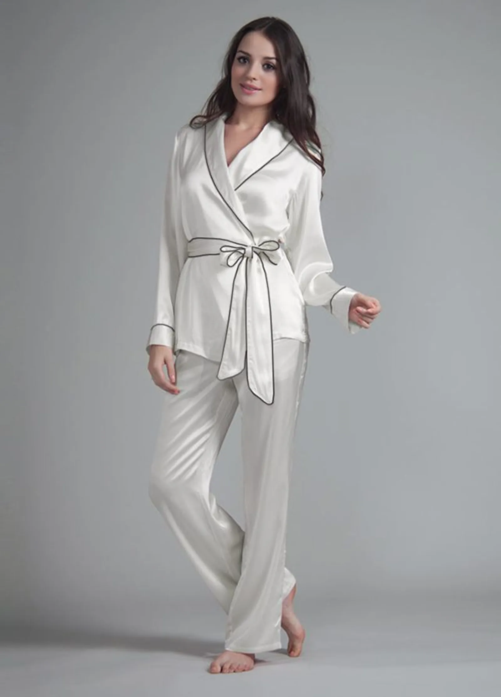8 Model Baju Tidur Kimono Perempuan yang Nyaman dan Modis