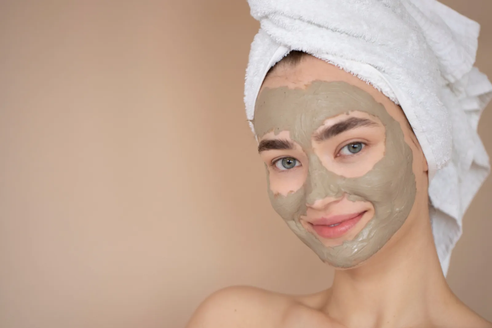 7 Manfaat Azrina Pure Charcoal Mud Mask dan Cara Pemakaiannya