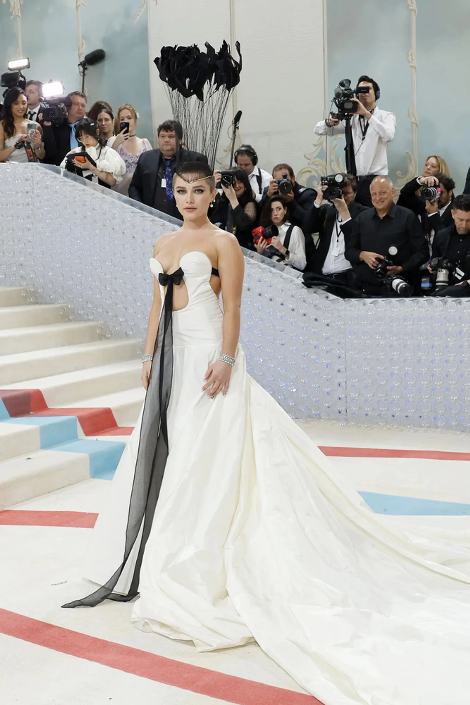 10 Gaya Debut Seleb di Met Gala 2023, Jennie hingga Paris Hilton