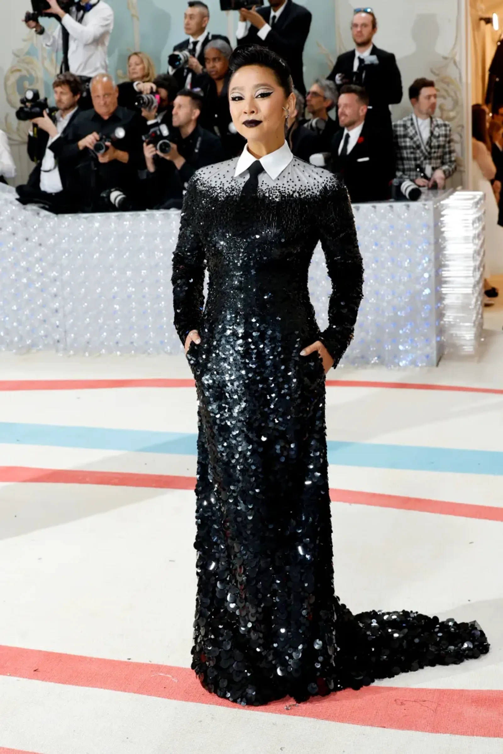 7 Gaya Terbaik Seleb Representasikan Karl Lagerfeld di Met Gala 2023