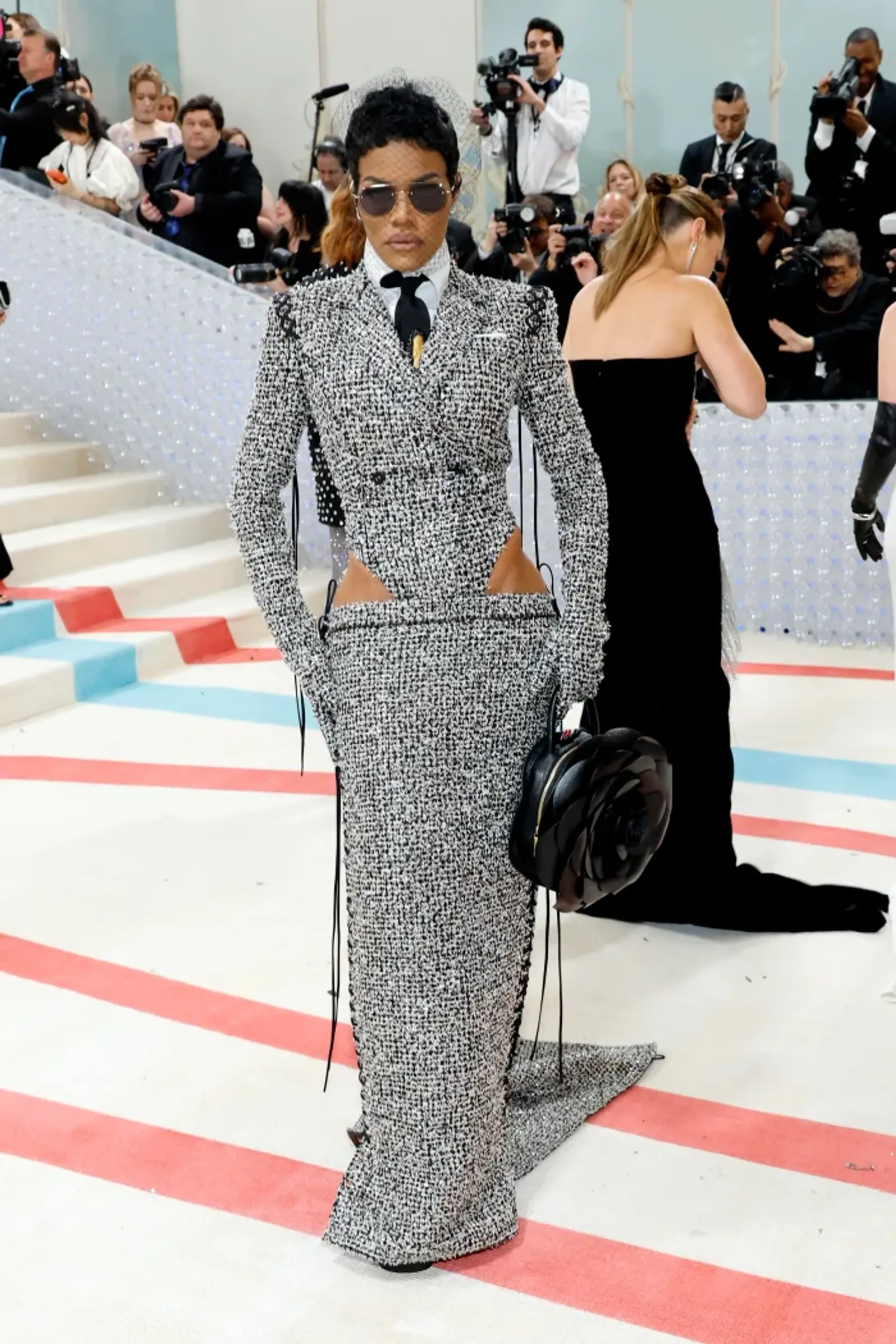 7 Gaya Terbaik Seleb Representasikan Karl Lagerfeld di Met Gala 2023