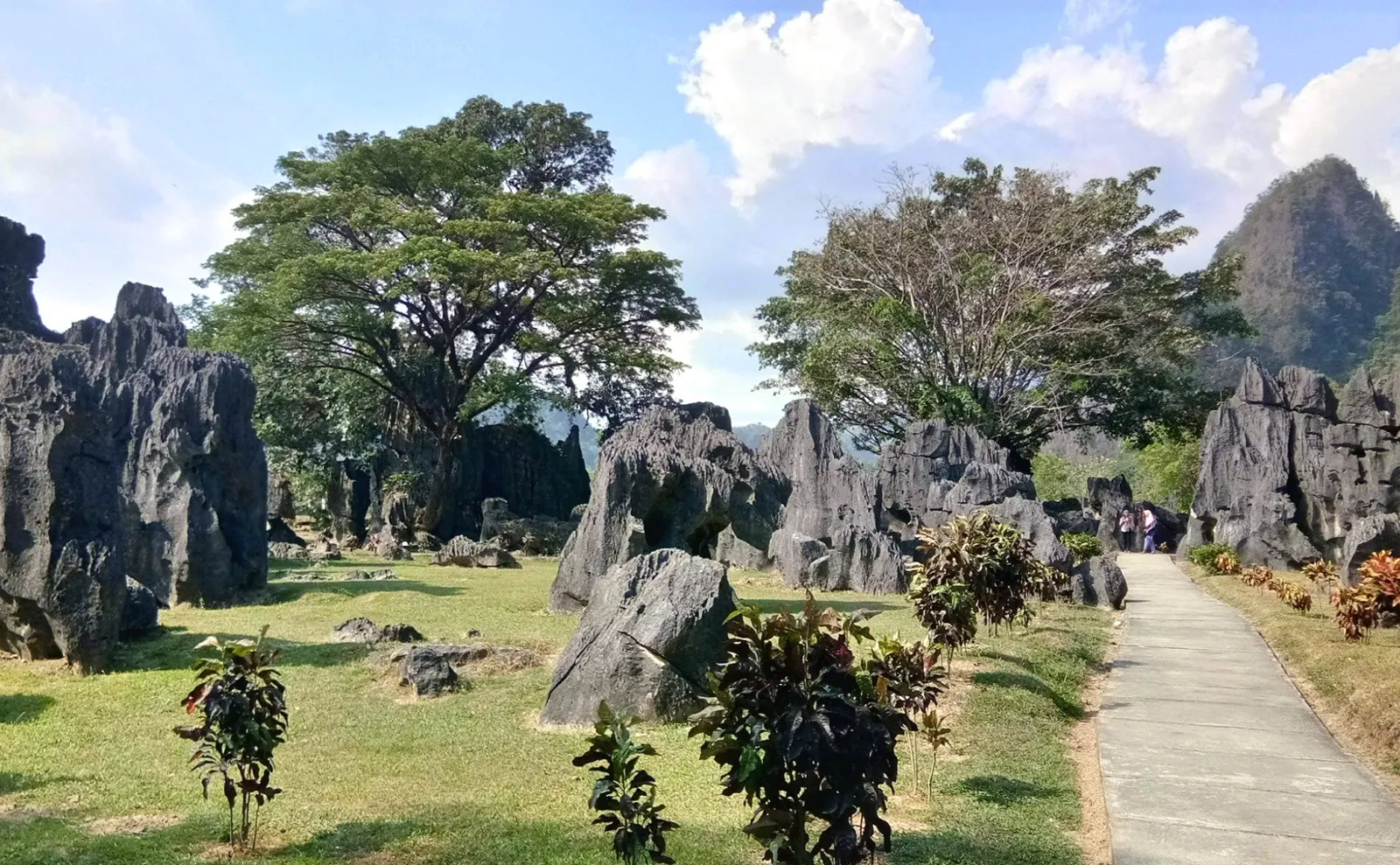 Ada Patung Yesus Tertinggi, Ini 10 Tempat Wisata Menarik di Makassar