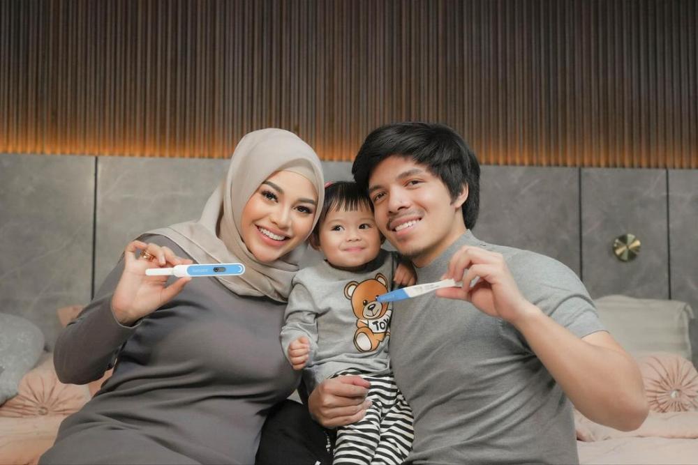 7 Potret Atta Halilintar dan Aurel Hermansyah Umumkan Hamil Anak Kedua