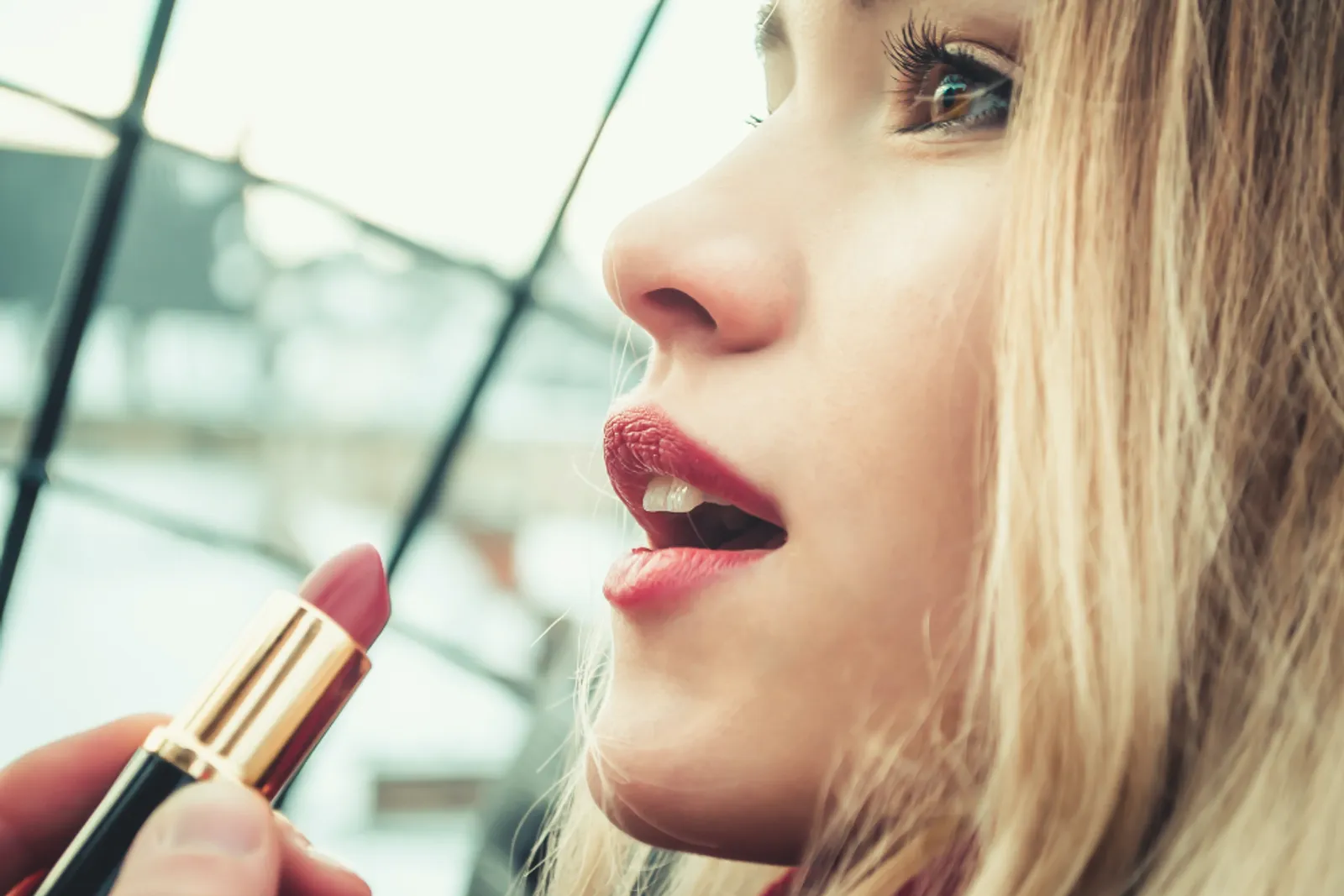 7 Rekomendasi Lipstik Tahan Lama di Bawah Rp20 Ribu