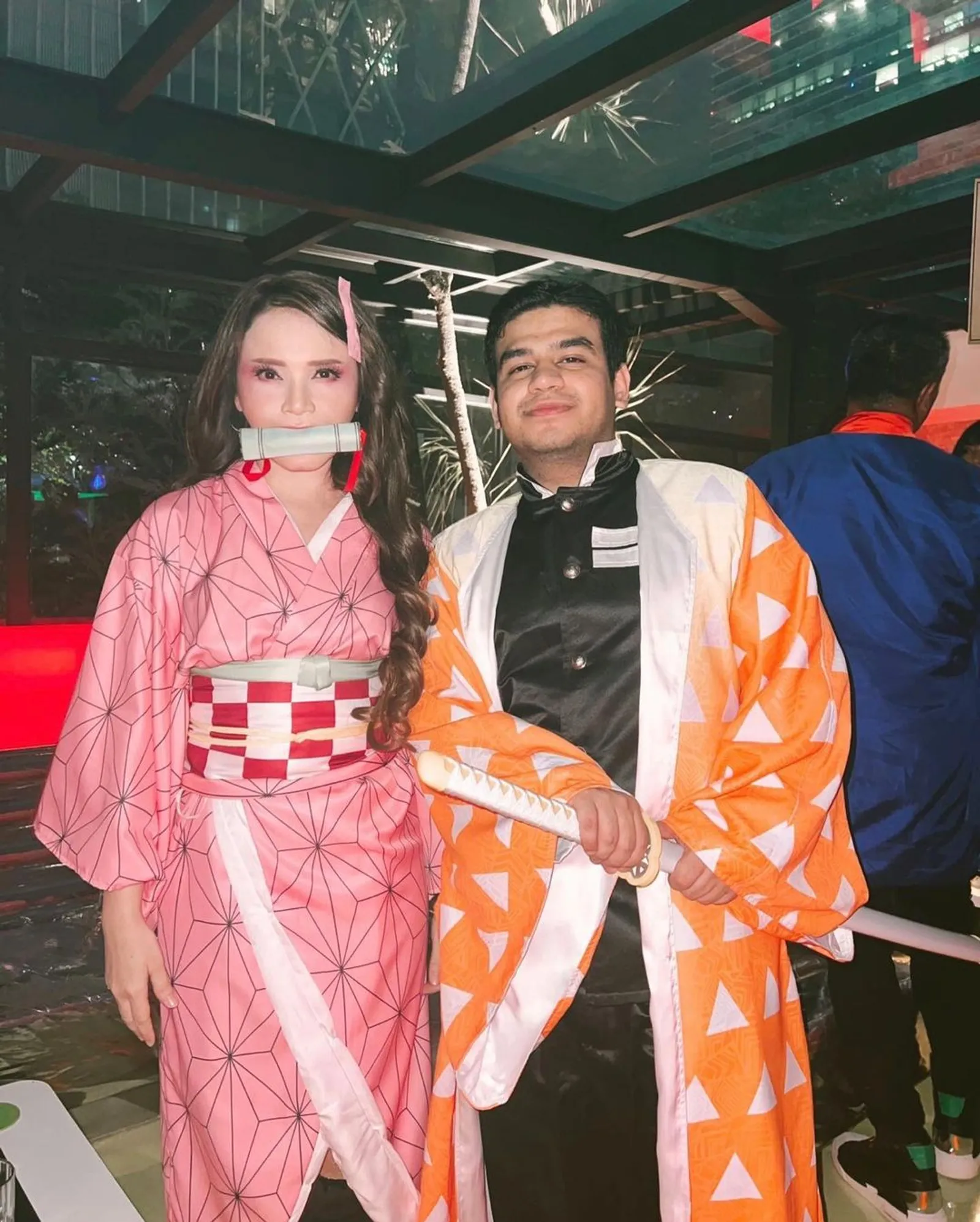 Deretan Gaya Seleb Cosplay di Pesta Ulang Tahun Geng Aries