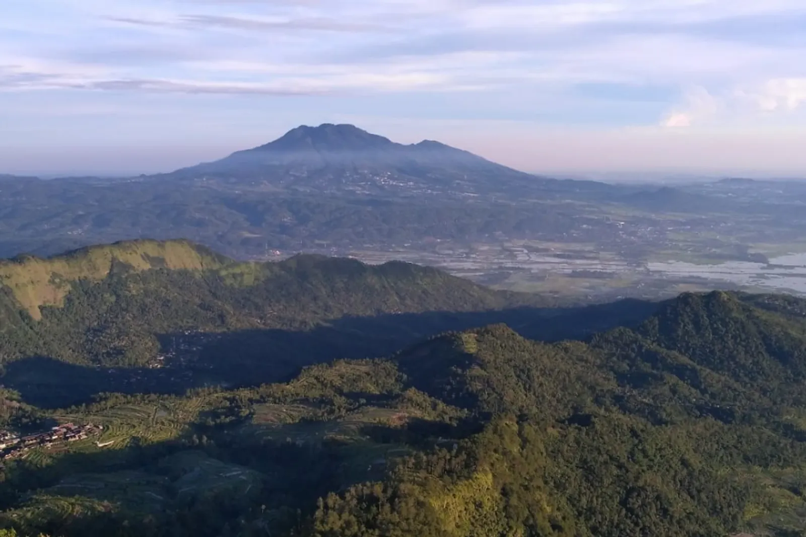 Gunung Telomoyo Magelang: Lokasi, Rute, dan Harga Tiket Masuk