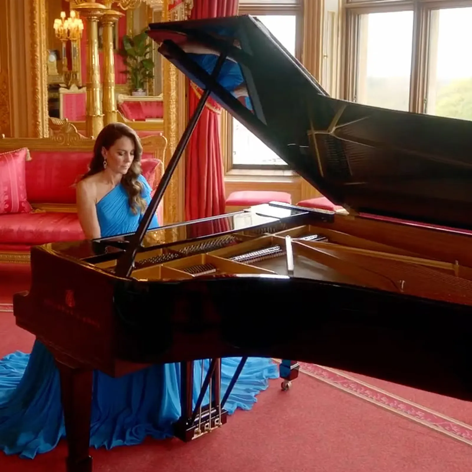 Princess Kate Beri Penampilan Kejutan Bermain Piano di Eurovision 2023