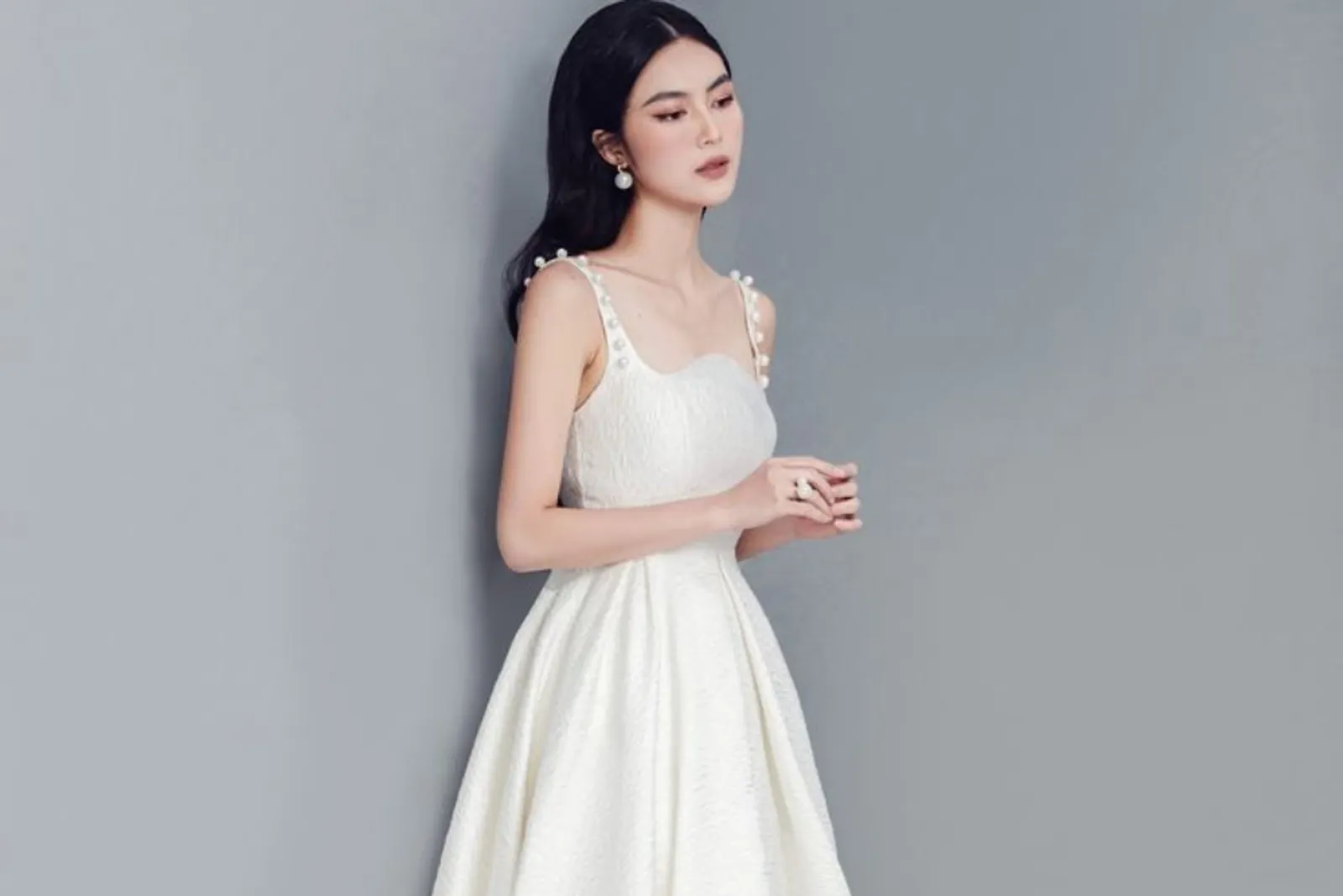 10 Inspirasi Gaya Prom Night Pakai Dress yang Anggun dan Menawan
