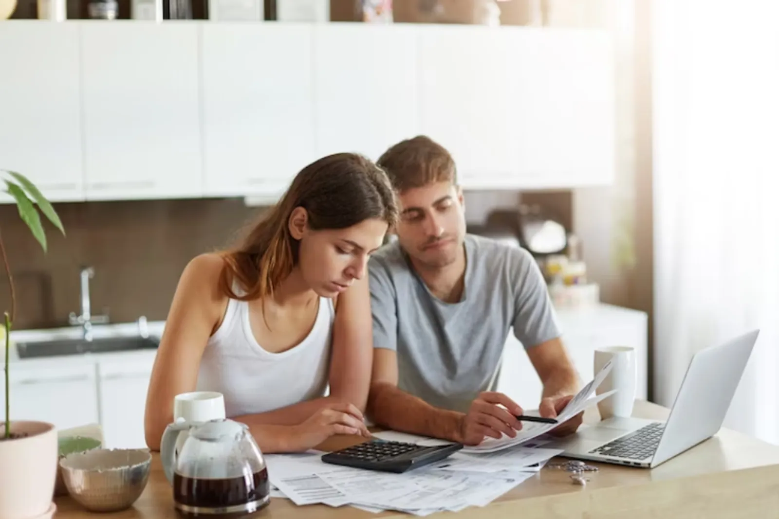 8 Cara Membuat Anggaran Keuangan Keluarga Bersama Pasangan