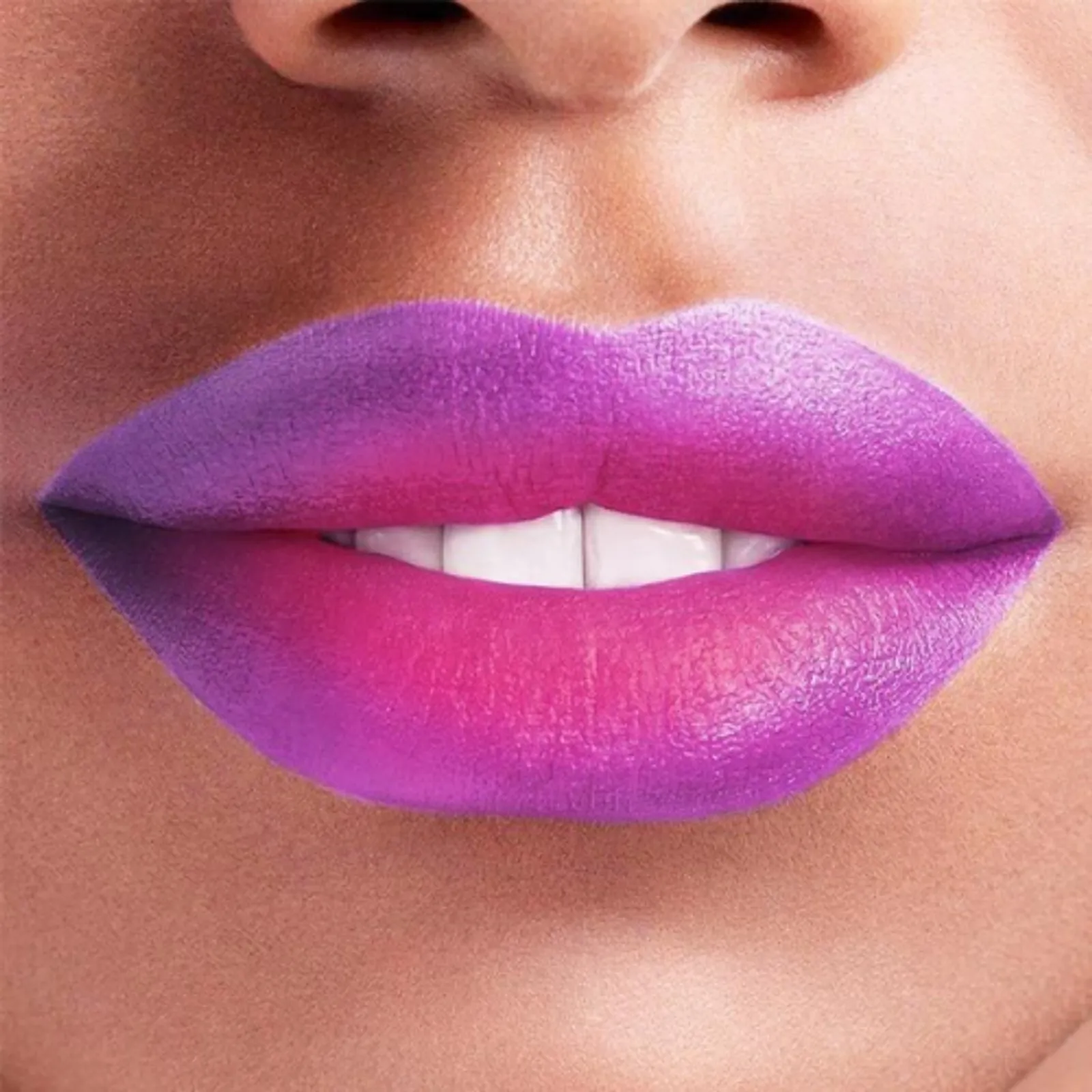 Bikin Bibir Lebih Berdimensi dengan Berbagai Gaya Ombre Lips Ini