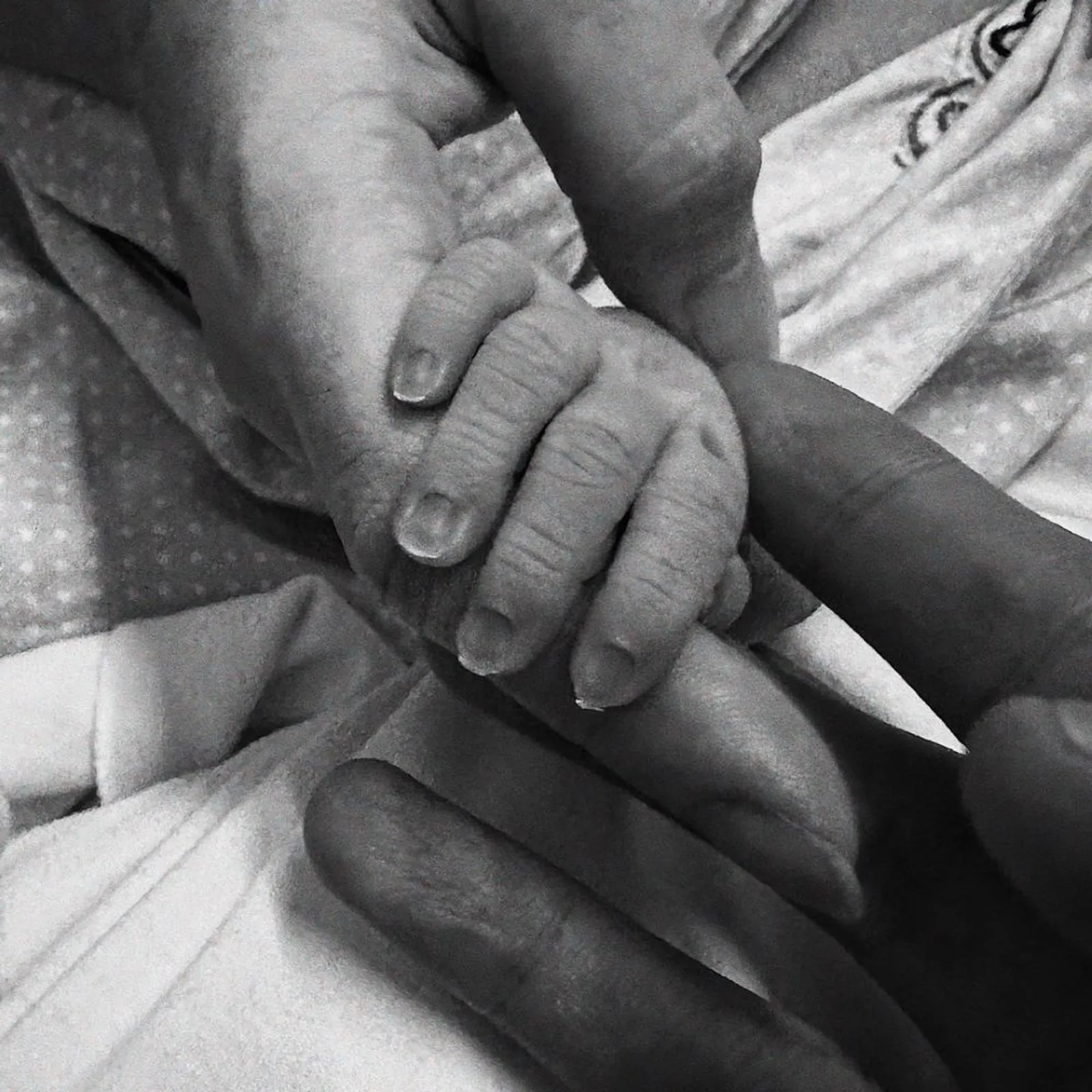 5 Bulan Nikah, 8 Fakta Kelahiran Anak Pertama Julian Jacob & Maria Eka