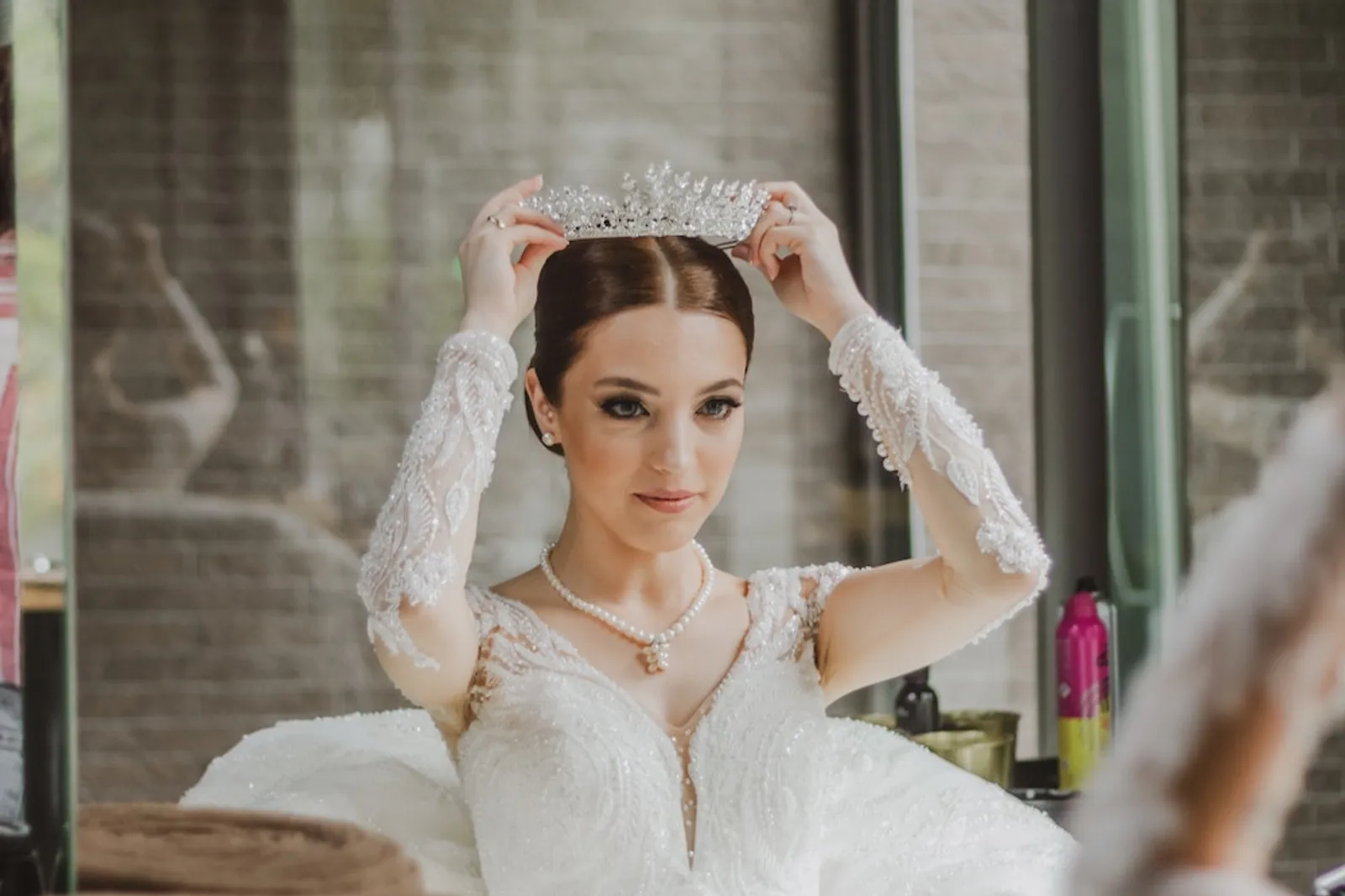 6 Tips untuk Kamu yang Ingin Makeup Sendiri di Hari Pernikahan