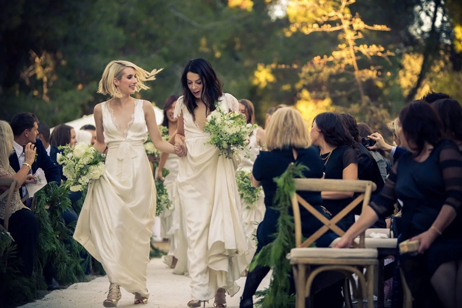8 Selebriti Hollywood yang Pernah Menjadi Bridesmaid Sahabatnya