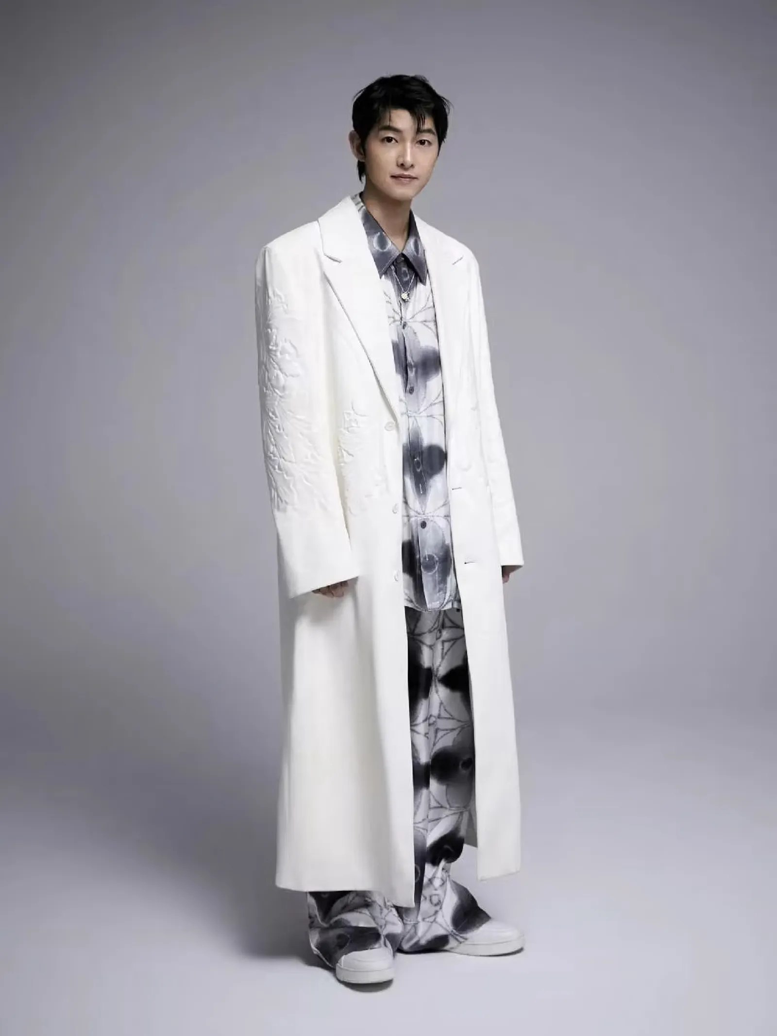 Song Joong Ki Jadi House Ambassador Terbaru Louis Vuitton