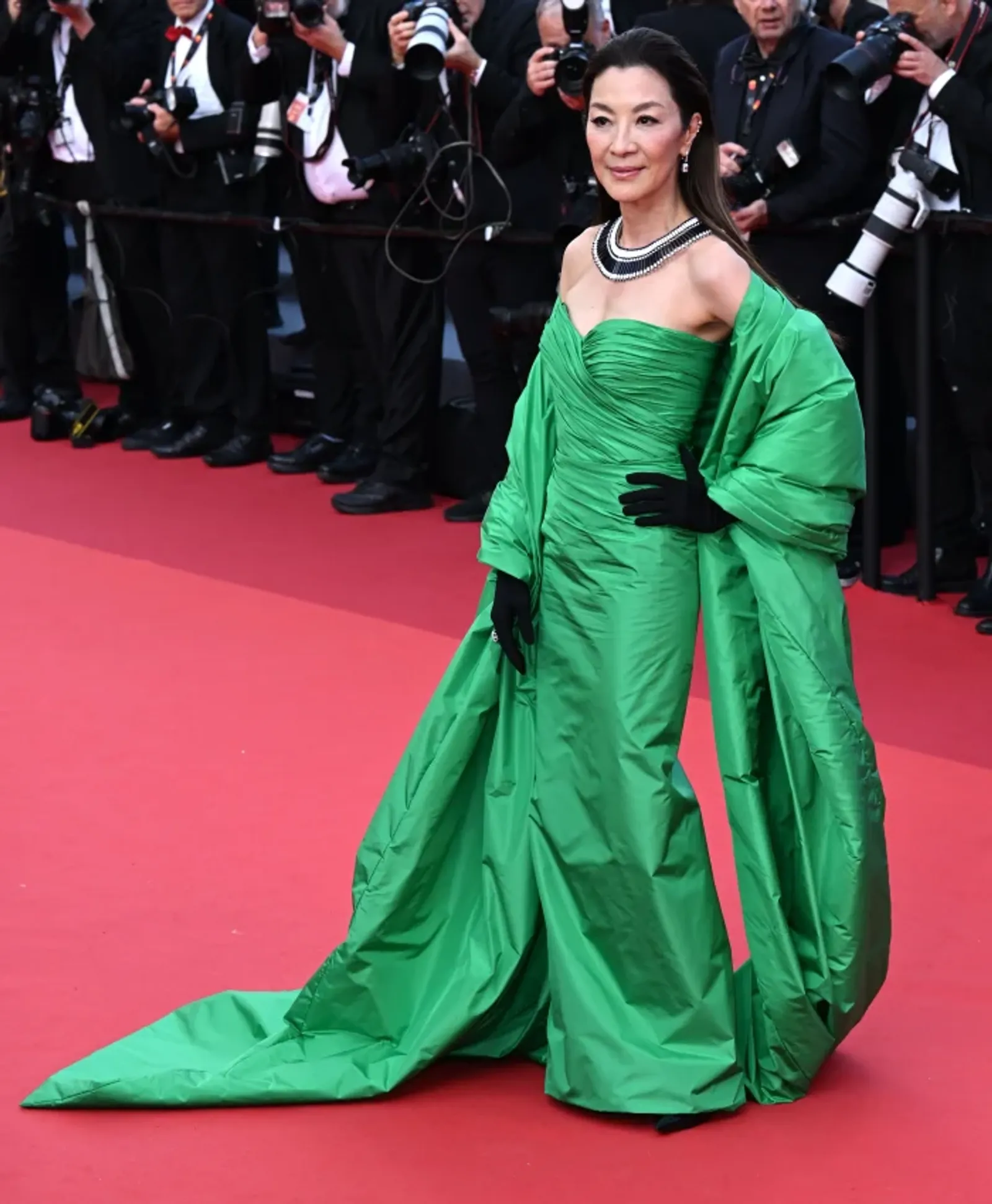 27 Gaya Artis Paling Viral di Cannes Film Festival 2023