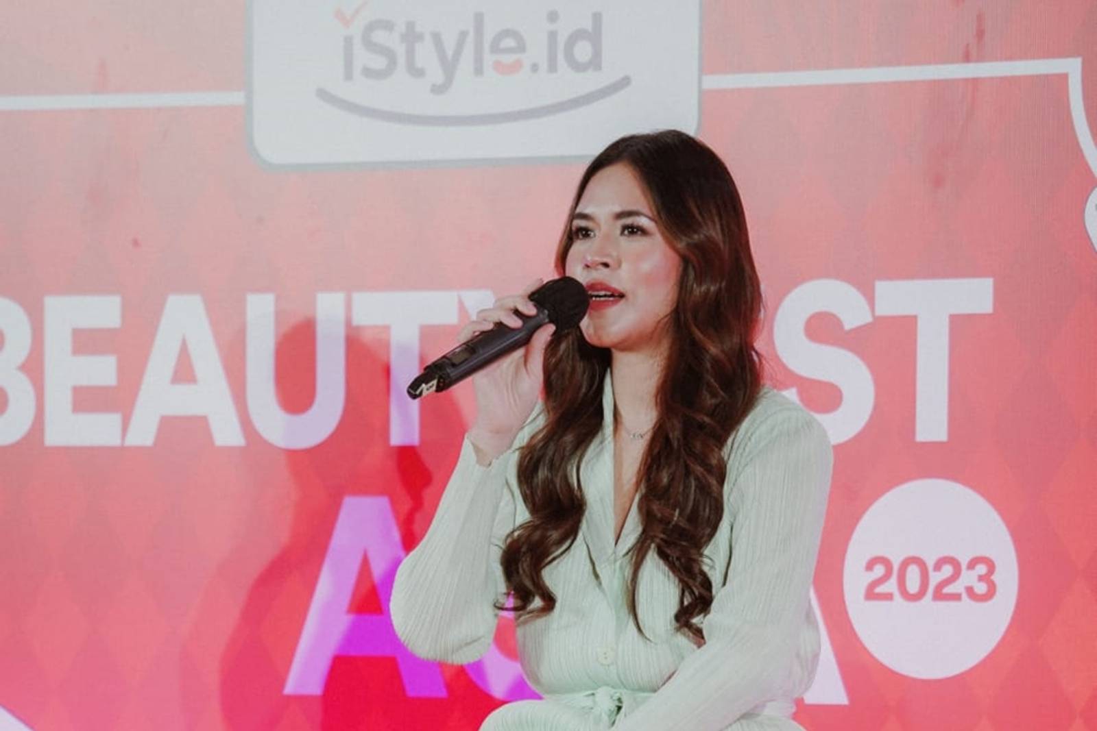 Cerita Raisa dalam Membangun Bisnis Raine Beauty