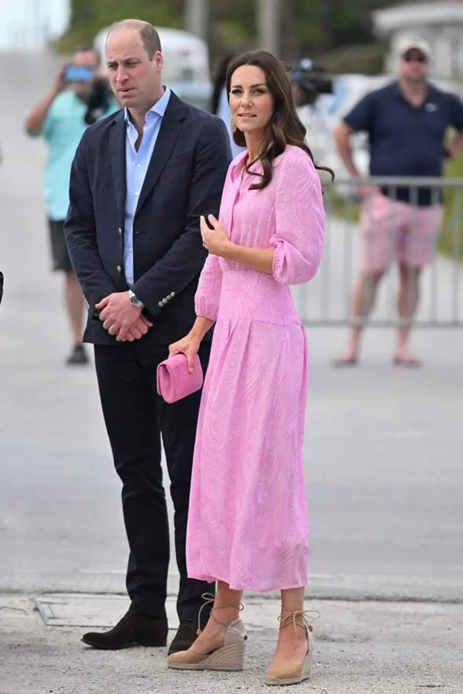 Deretan Gaya Kate Middleton Pakai Outfit Serba Pink