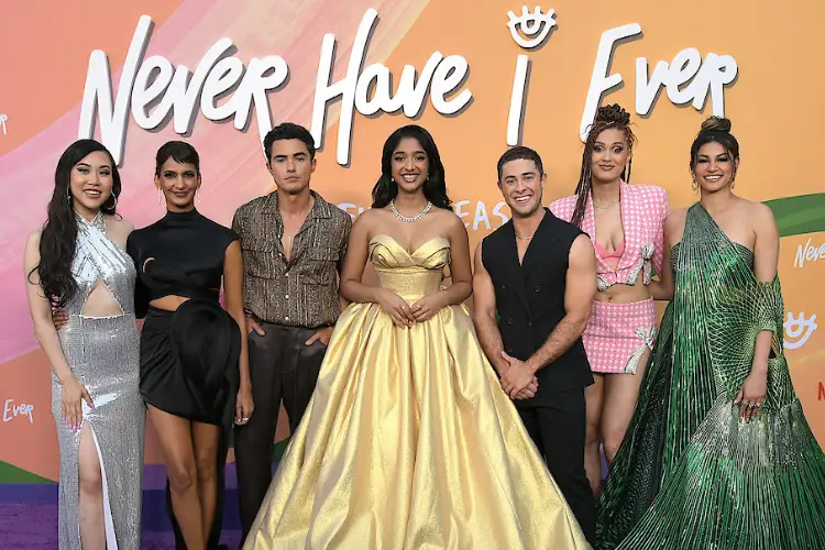 Gaya Para Pemain Serial ‘Never Have I Ever’ di Red Carpet Premiere