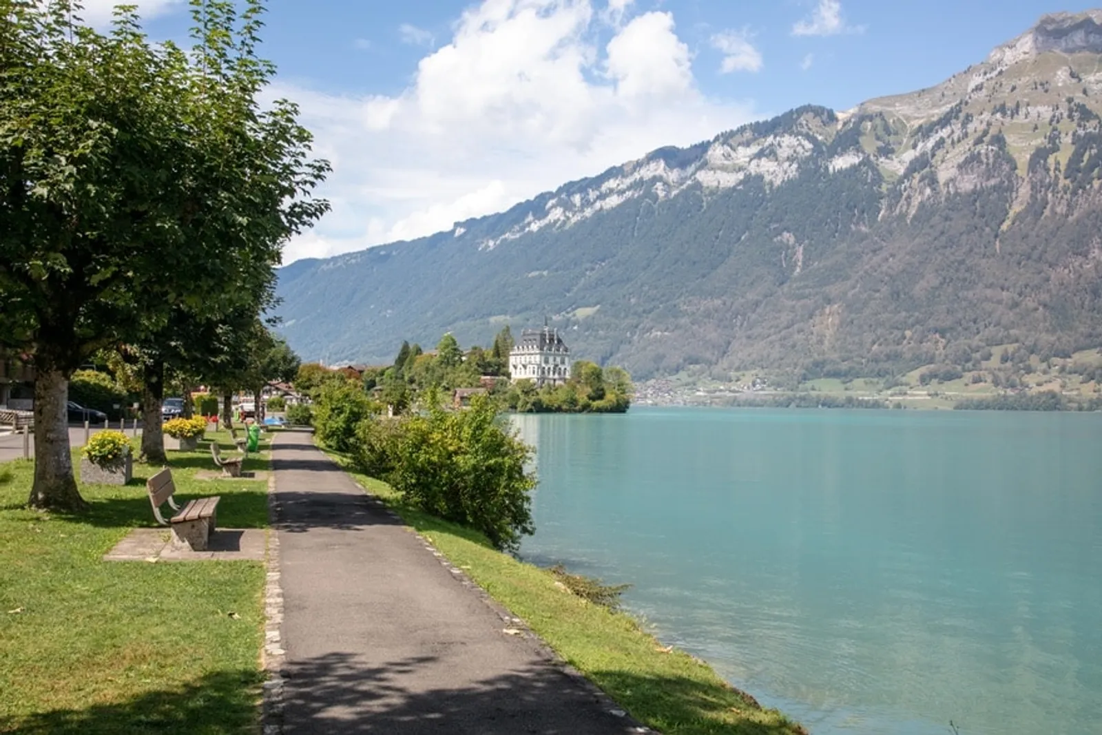 'Swiss Lake Village' Sekarang Memungut Pajak Wisatawan, Ini Alasannya