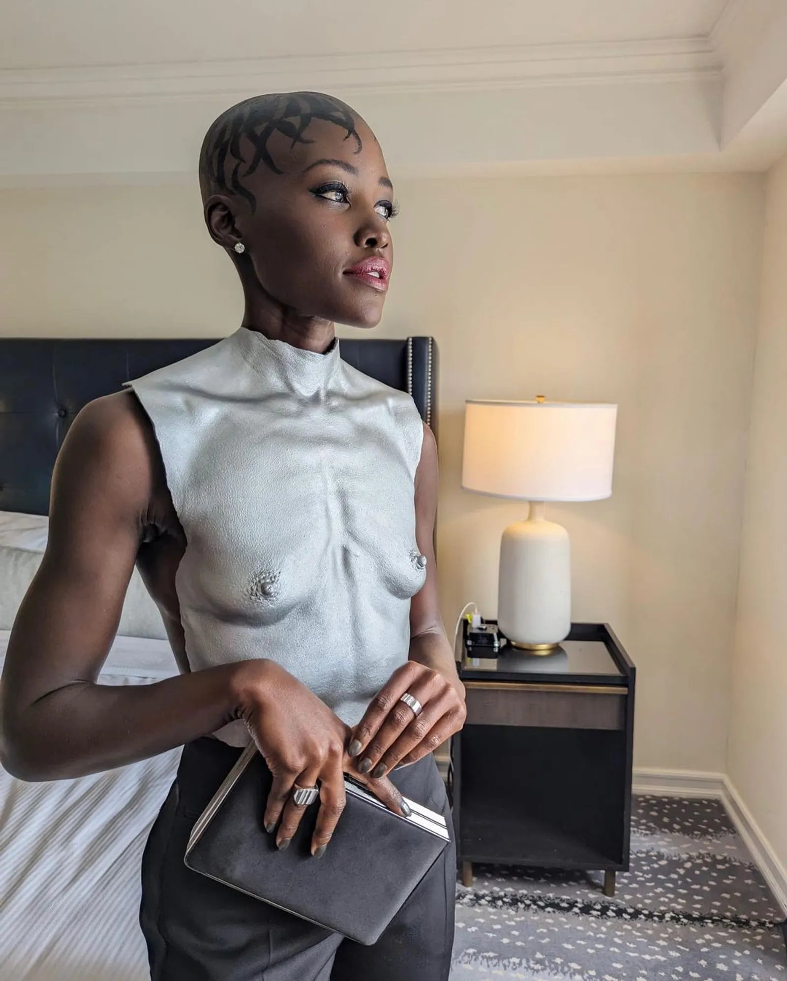 Aksi Pamer 'Payudara' Lupita Nyong’o di Tony Awards 2023